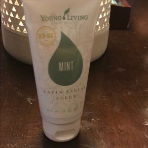 Young living Mint Satin Facial Scrub